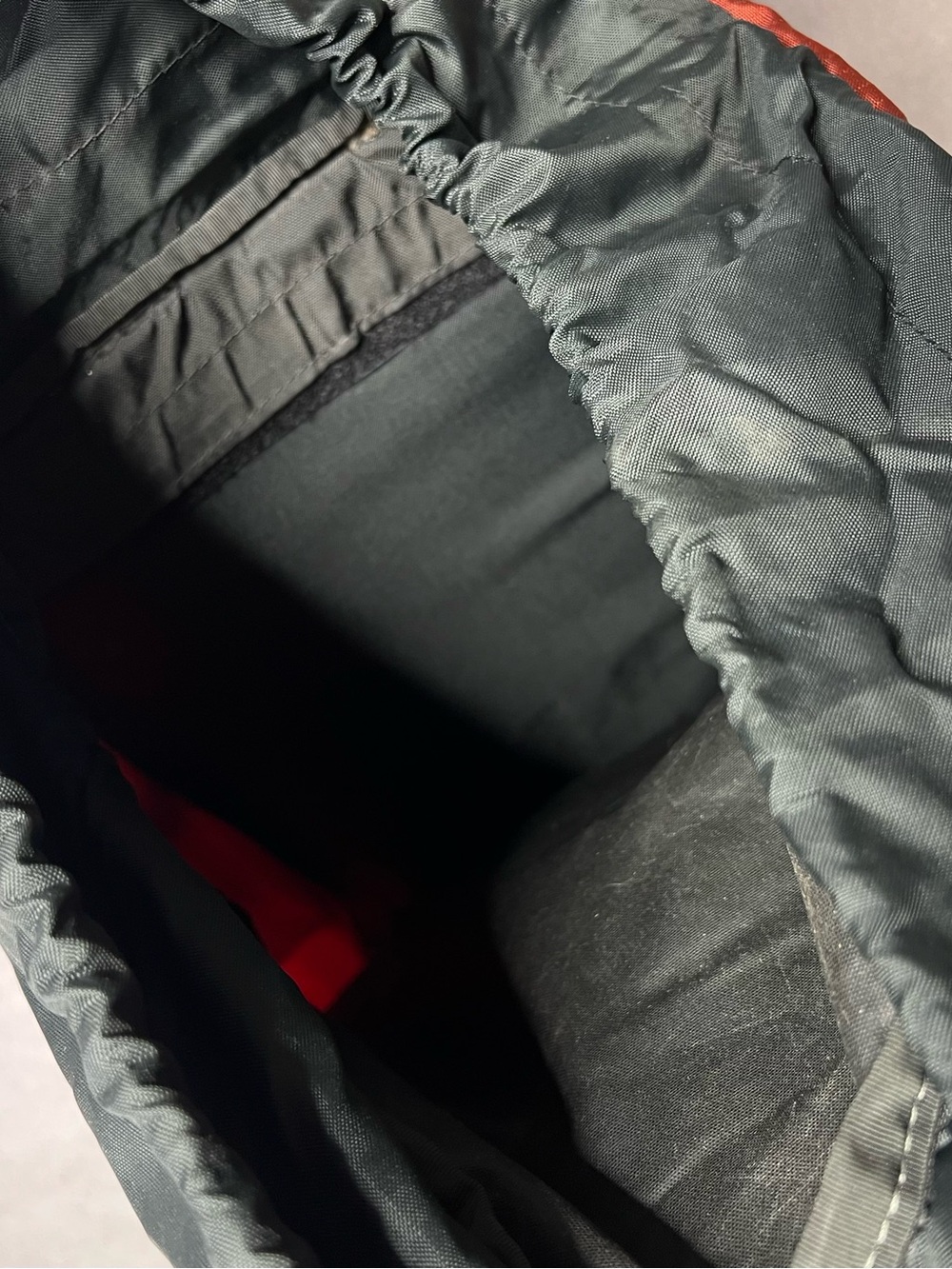 Arc'teryx Men's Black and Red Backpack - Bora 30 - Picture 4 of 4